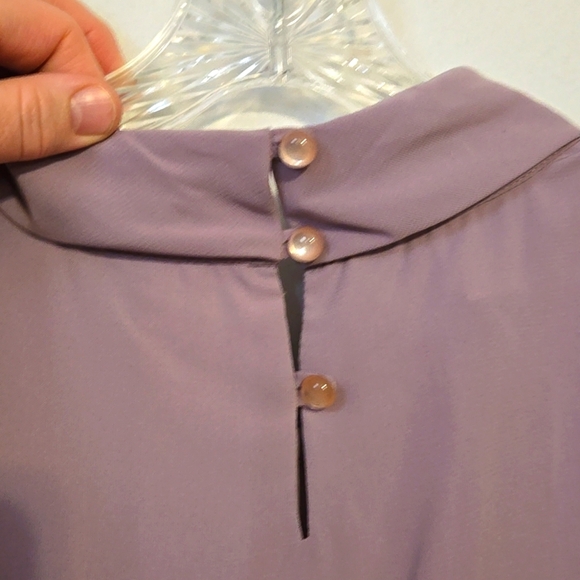 Dress Barn, Blouse, Sz 22/24, Pleated Front, High Neck, Cowl, Lilac, Sleeveless - Picture 10 of 12